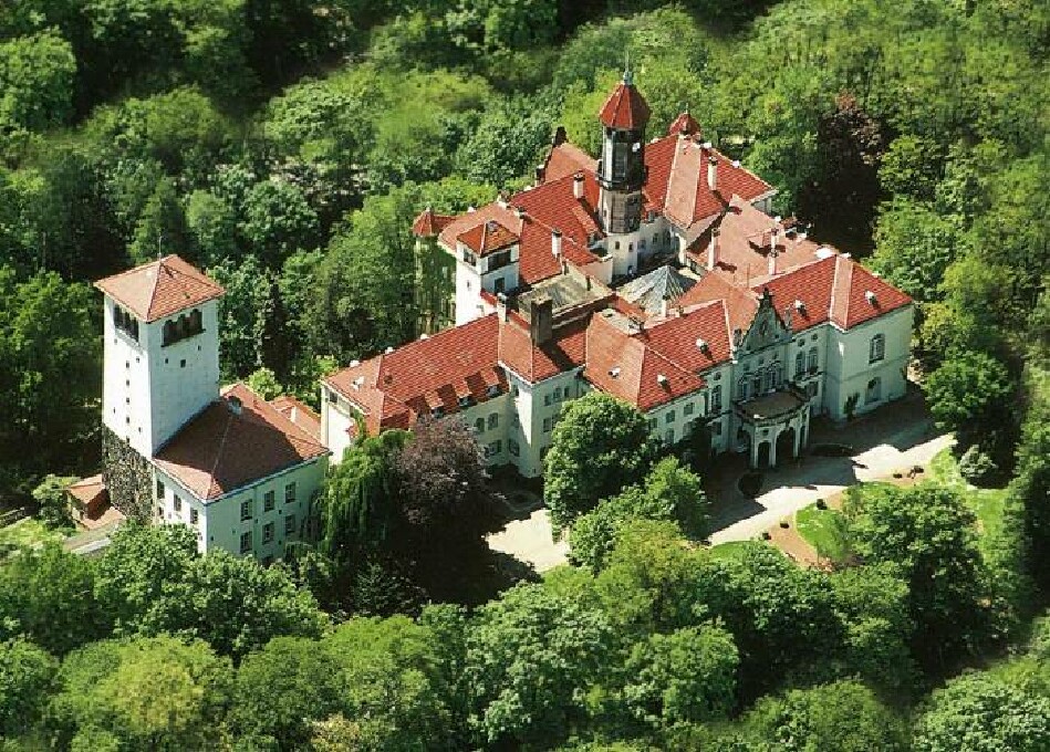 Schloss (© RolfWinkler) Schloss (© RolfWinkler)